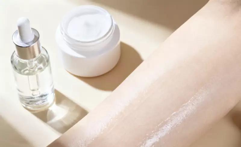 Νικοτιναμίδη στα καλλυντικά: Οδηγώντας μια νέα εποχή στην περιποίηση της επιδερμίδας που ευνοεί την καλή γήρανση